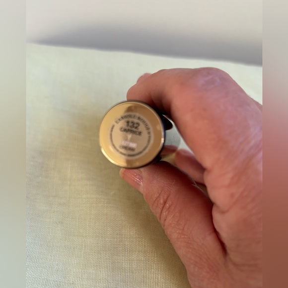 Lipstick - Lancôme L'absolu Rouge Cream Classic Red Lipstick💄in 132 Caprise. - Picture 13 of 14